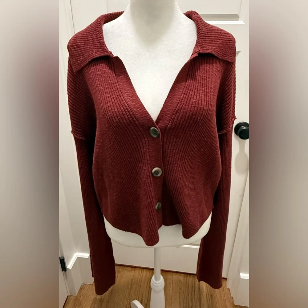 Free People. Ella Button Up Ribbed Sweater. Rust. Size Medium. - Picture 2 of 10